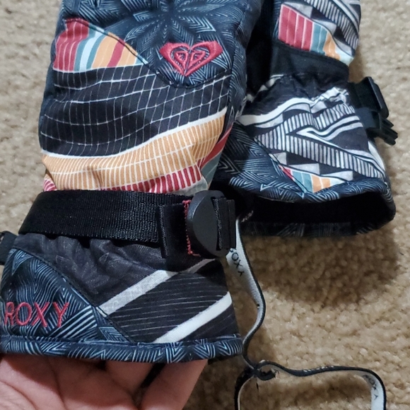 Roxy Gloves- size small. Ski or snowboard - Picture 4 of 6